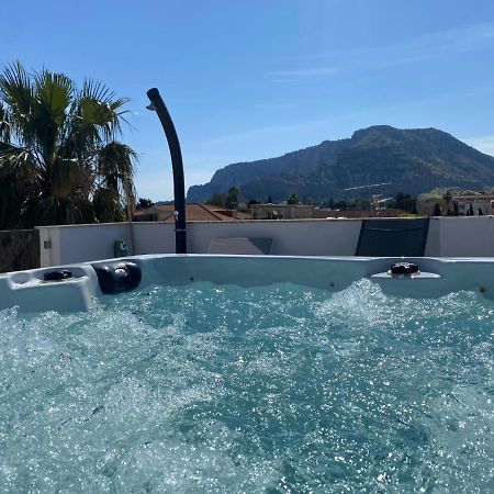 Flat With Jacuzzi - Casa Pia Apartment Mondello Luaran gambar